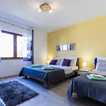 Makalu Apartment
