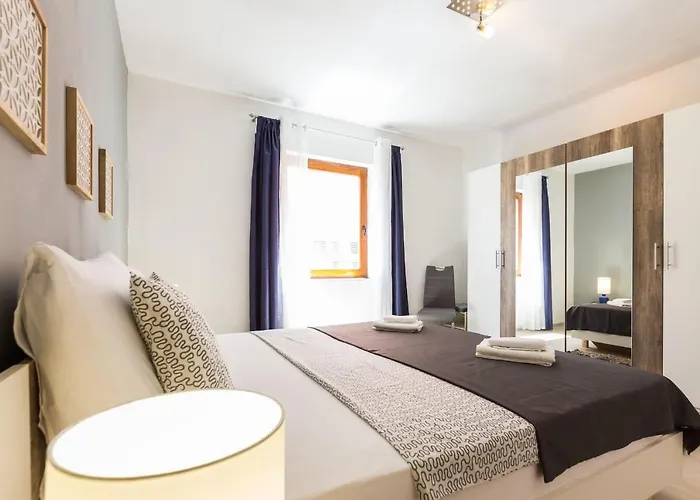 Makalu Apartment